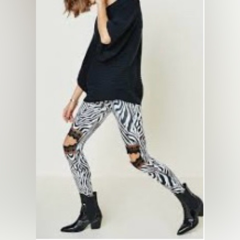 Hayden Black and White ZEBRA Print Lace Cutout Leggings Size Medium NEW!